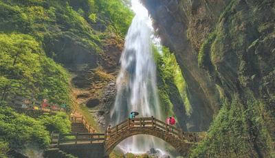 '重庆武隆厚植绿色家底，保护利用喀斯特资源  石山连绵处 生态旅游兴